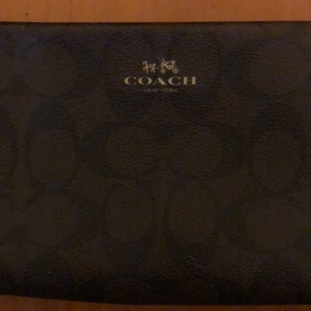 Coach wristlet Brown with brown signature C’s. - Picture 4 of 4